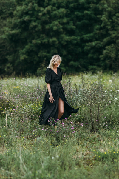 Itališka kaimiška juoda lininė midi suknelė