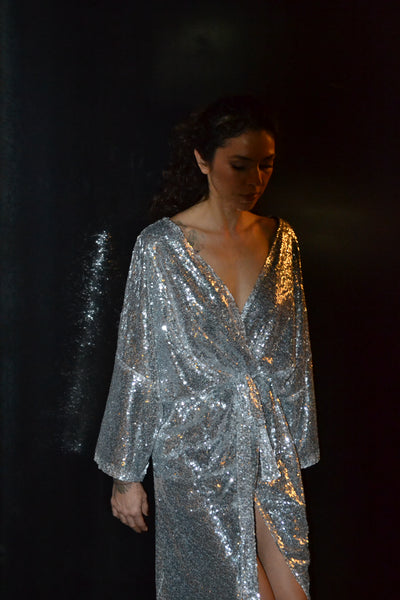 Sidabrinis kimono su žvyneliais 