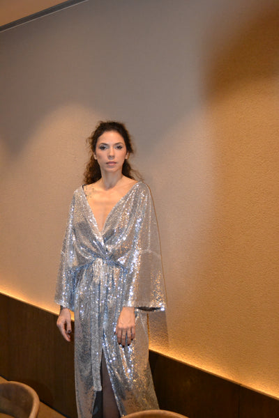 Sidabrinis kimono su žvyneliais 