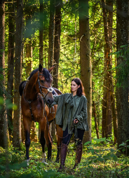 linen blouse with oversized bow and voluminous sleeves – ethically made Lithuanian linen top by Good Taste Citizen.