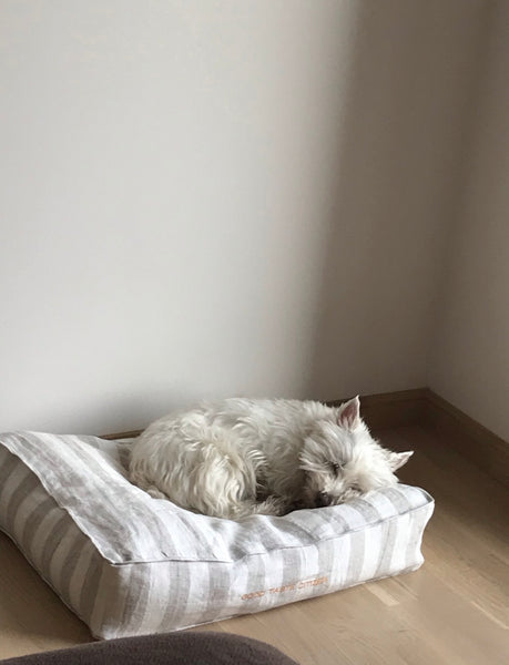 Dryžuota balta ir ruda tvari / ekologiška itin minkšta lininė šunų lova