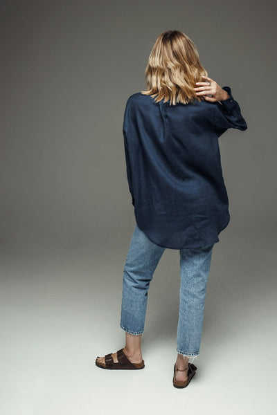 Ines tamsiai mėlyni oversized marškiniai