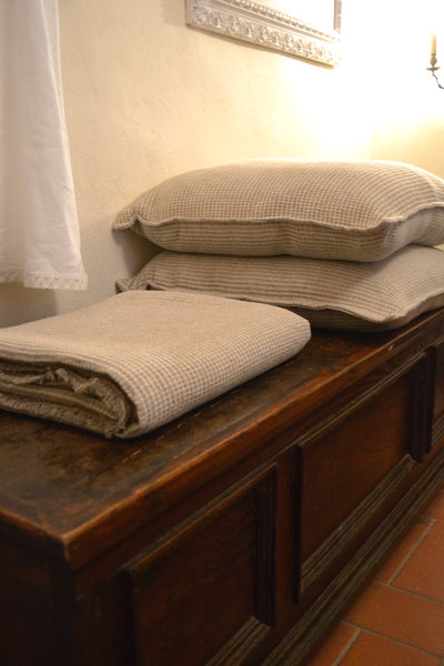 Ostuni Nude Linen Waffle Blanket