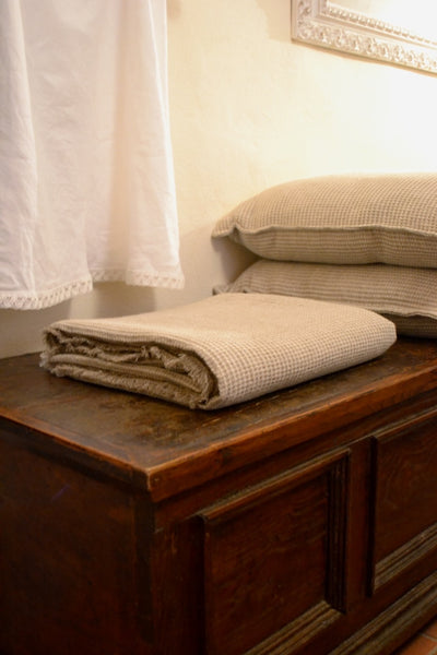 Ostuni Nude Linen Waffle Blanket