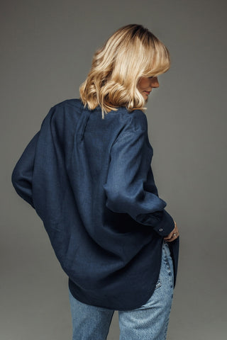 Ines tamsiai mėlyni oversized marškiniai